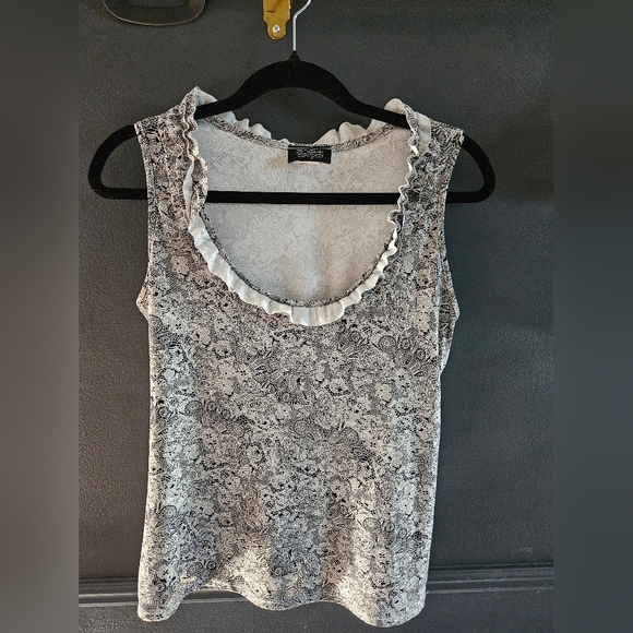 Dantelle Patterned Zoe+Skye Top - Picture 2 of 5